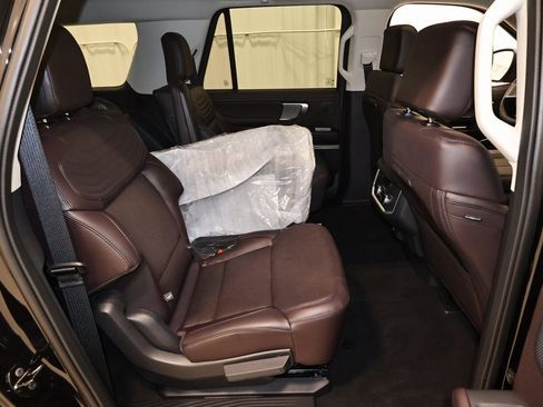 New 2025 Ford Expedition Max Platinum w/ Platinum Ultimate Package image 17