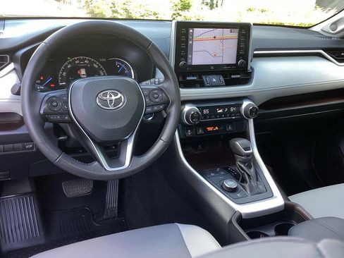 Used 2020 Toyota RAV4 Limited w/ Carpet Mat Package AWD/4WD image 10