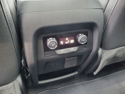 New 2026 Chevrolet Traverse LT w/ Sun and Wheel Package image 27