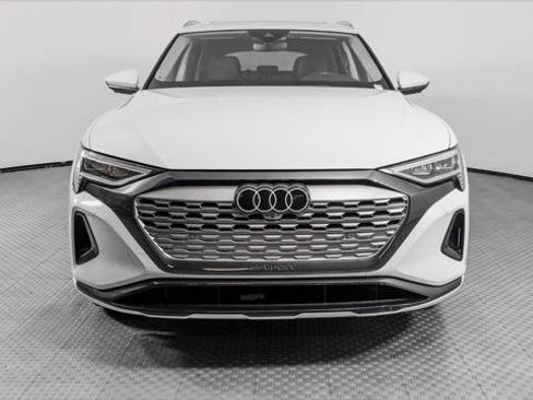 Used 2024 Audi Q8 e-tron Premium Plus w/ Premium Plus Package AWD/4WD image 12