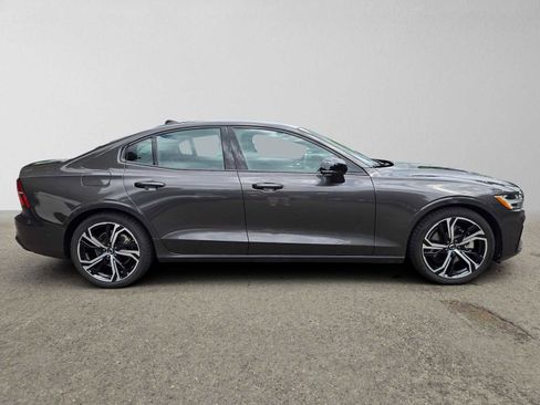 Used 2024 Volvo S60 B5 Plus FWD image 2