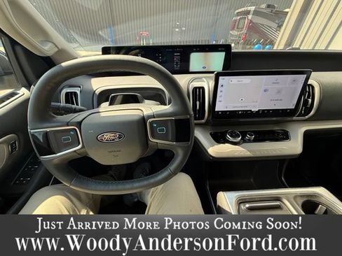 Used 2025 Ford Expedition Max Active RWD image 8