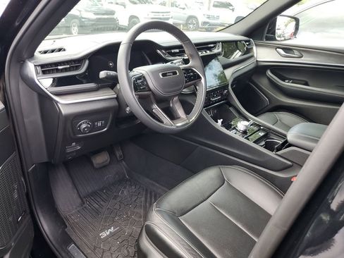 Used 2023 Jeep Grand Cherokee Overland AWD/4WD image 17