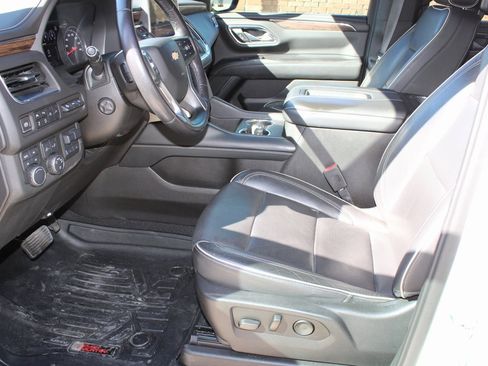 Used 2021 Chevrolet Tahoe Premier w/ Premium Package image 17