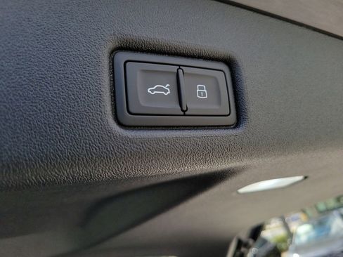 New 2025 Audi Q5 Premium Plus image 31