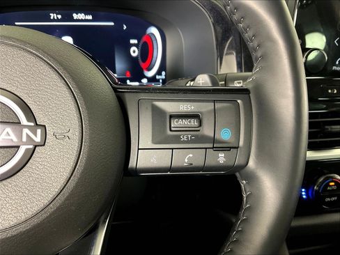 Used 2025 Nissan Pathfinder Platinum AWD/4WD image 13