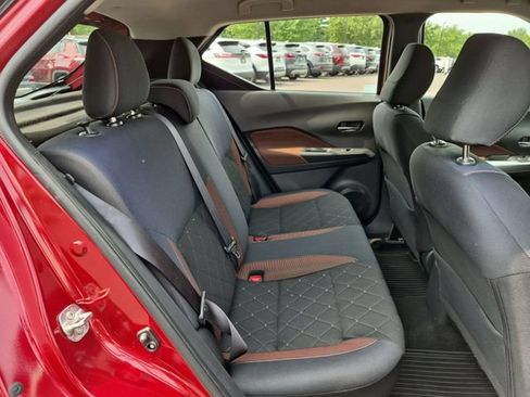 Used 2019 Nissan Kicks FWD image 27