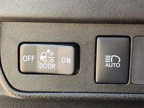 Used 2020 Toyota Tacoma SR image 24