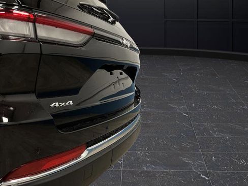 New 2025 Jeep Grand Cherokee Limited w/ Trailer Tow Package image 36