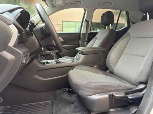 Used 2020 Chevrolet Traverse LS image 24