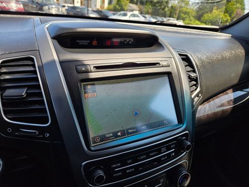 Used 2014 Kia Sorento LX w/ Touring Package (LX) AWD/4WD image 22
