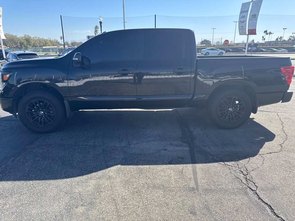 Used 2019 Nissan Titan SV w/ SV Convenience Package RWD image 5