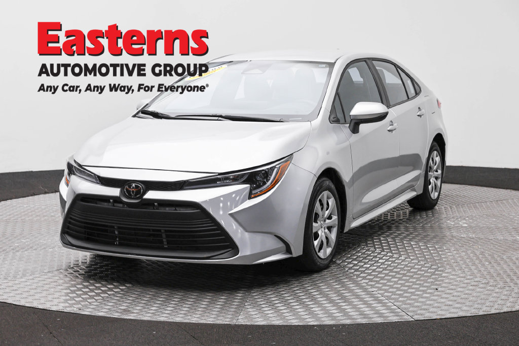 Used 2025 Toyota Corolla LE FWD image 1