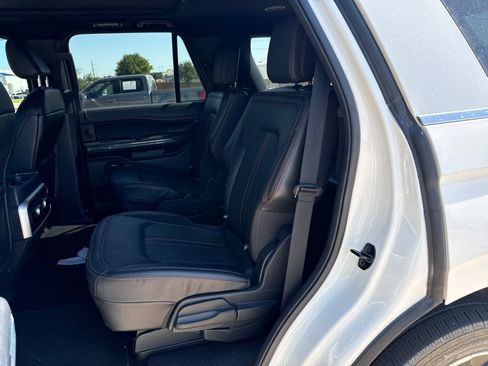 Used 2023 Ford Expedition Limited AWD/4WD image 12