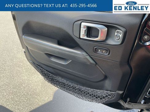 Used 2021 Jeep Wrangler Unlimited Sahara w/ Cold Weather Group AWD/4WD image 23