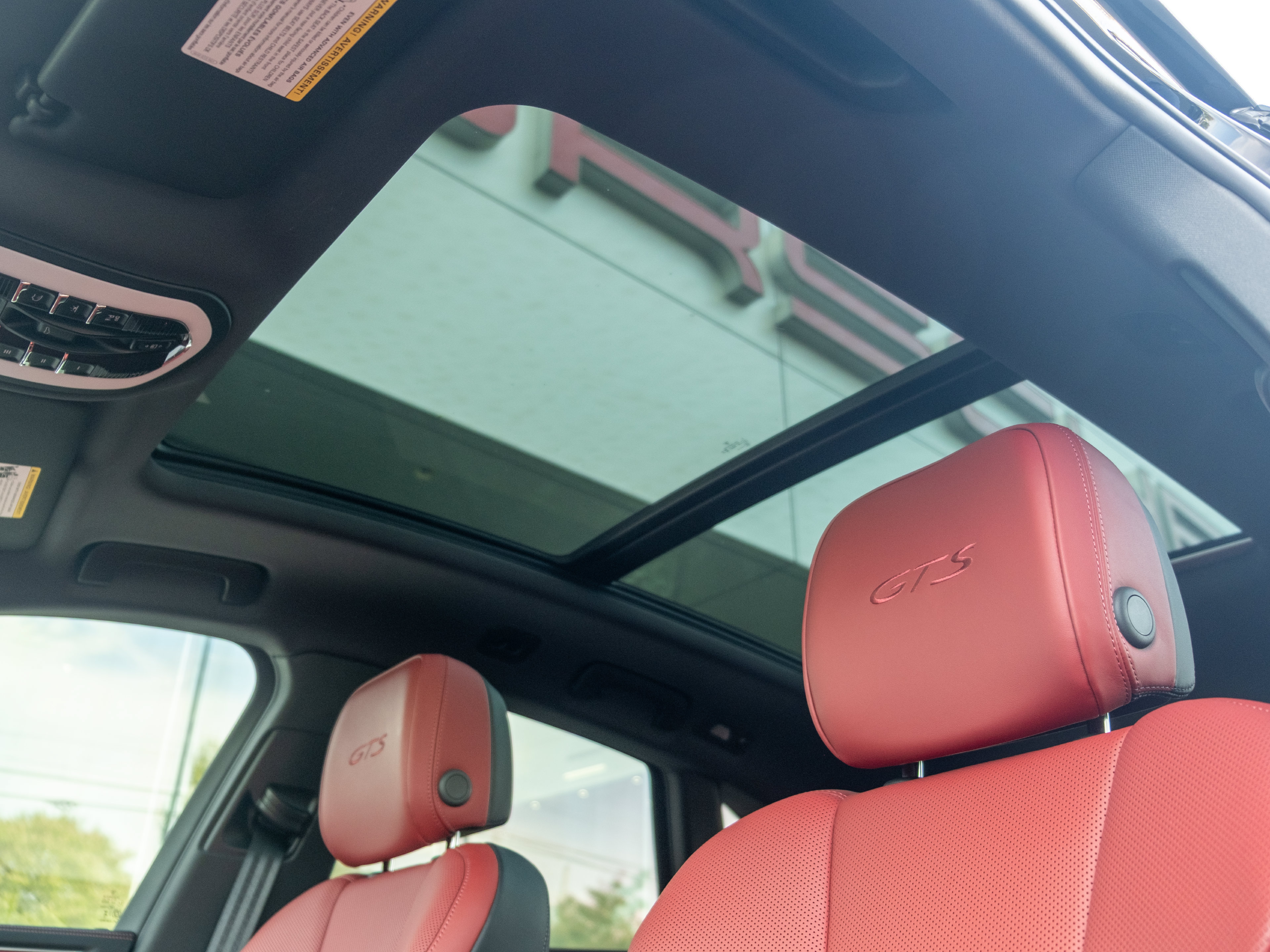 Certified 2026 Porsche Macan GTS AWD/4WD image 40