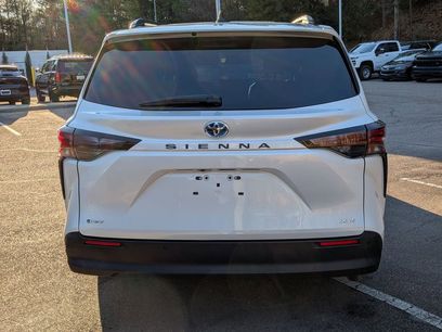Used 2025 Toyota Sienna XLE w/ XLE Plus Package