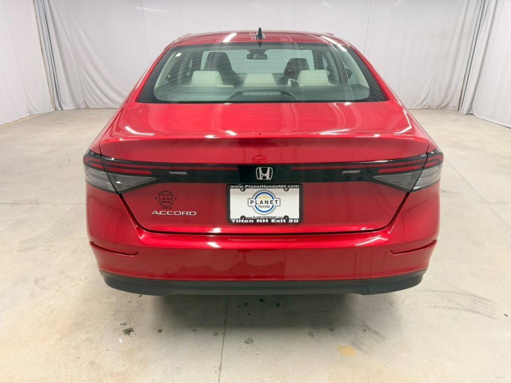 Certified 2025 Honda Accord SE image 10