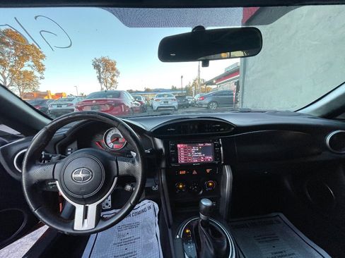 Used 2014 Scion FR-S image 11