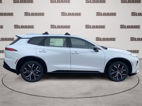 New 2025 Toyota Crown Signia image 6