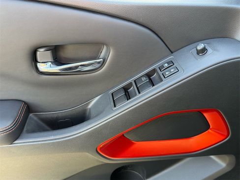 Used 2024 Nissan Frontier PRO-4X w/ Pro Premium Package image 12