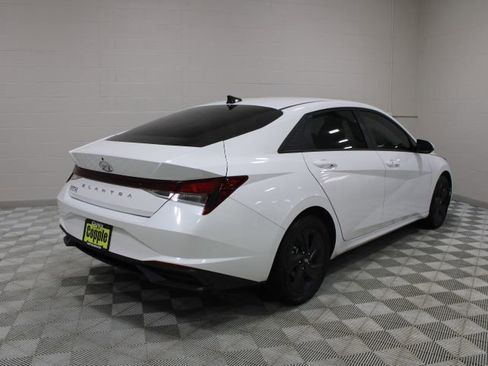 Used 2022 Hyundai Elantra SEL w/ Convenience Package image 11