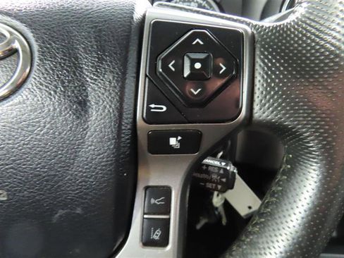 Used 2019 Toyota Tacoma SR5 RWD image 19