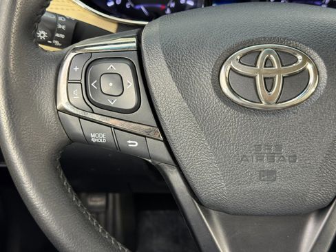 Used 2013 Toyota Avalon XLE image 18