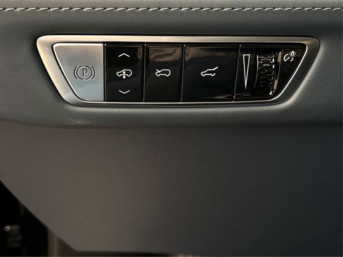 New 2025 Cadillac Escalade IQ Sport 2 w/ LPO, ONYX Package image 20