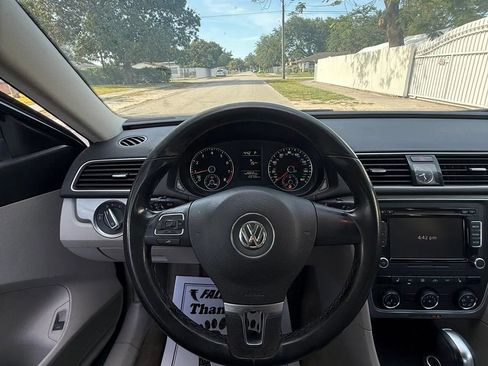 Used 2015 Volkswagen Passat 1.8T Limited Edition FWD image 10
