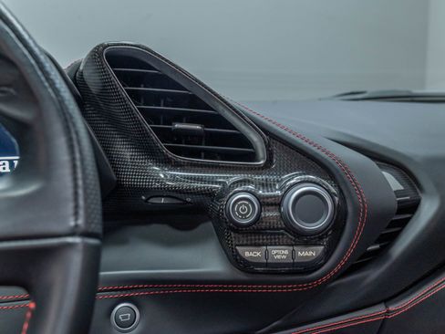 Used 2016 Ferrari 488 Spider RWD image 17