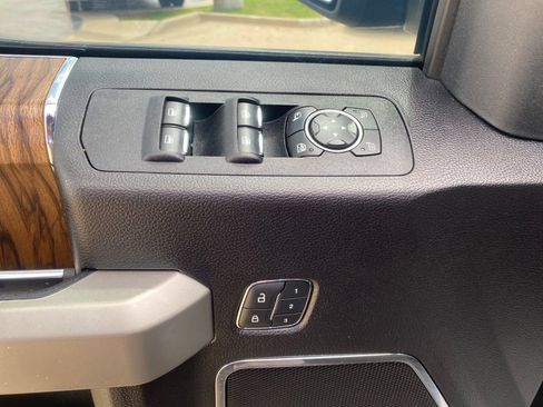 Used 2020 Ford F150 Lariat RWD image 15