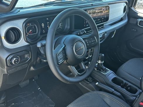 New 2025 Jeep Gladiator Sport AWD/4WD image 15