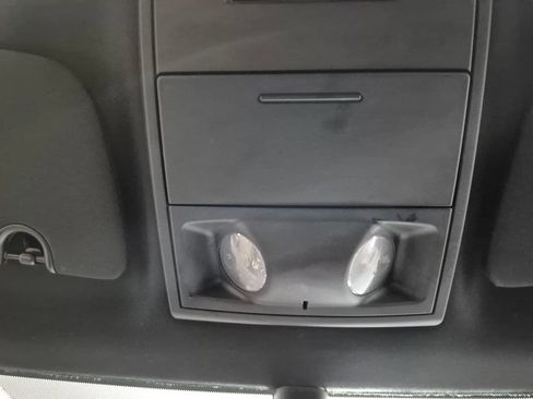 Used 2019 Dodge Grand Caravan SE FWD image 22