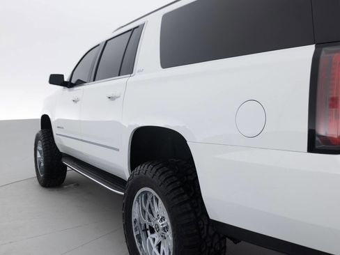 Used 2018 GMC Yukon XL SLT w/ Premium Edition AWD/4WD image 13