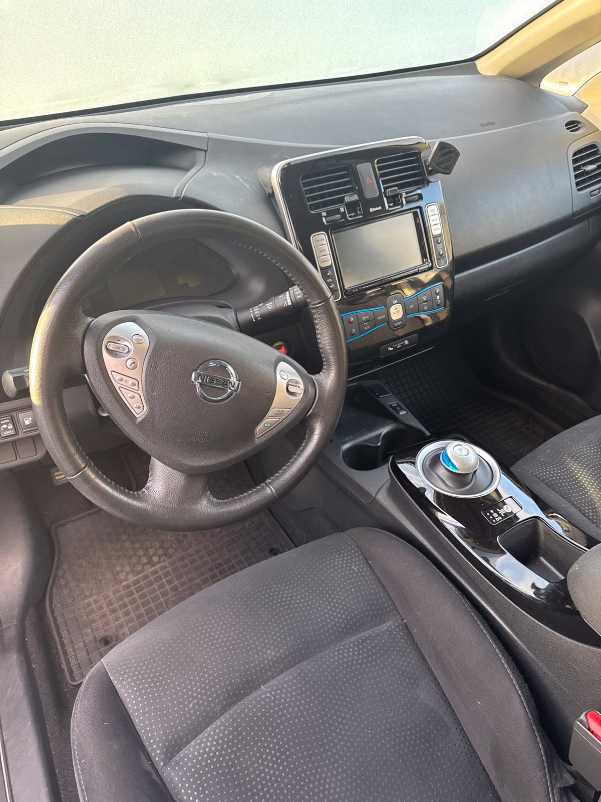 Used 2016 Nissan Leaf SV FWD image 11