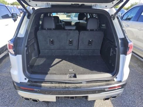 Used 2025 GMC Acadia Denali w/ Super Cruise Package FWD image 10