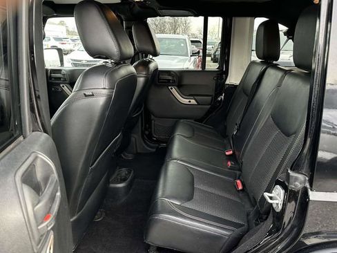 Used 2016 Jeep Wrangler Unlimited Sahara image 19