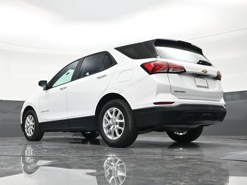 Used 2022 Chevrolet Equinox LS FWD image 23