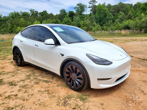 Used 2022 Tesla Model Y Performance AWD/4WD image 14