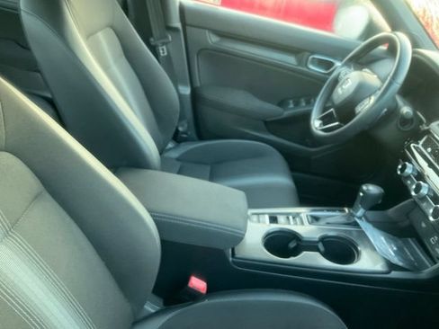 Used 2023 Honda Civic Sport image 4