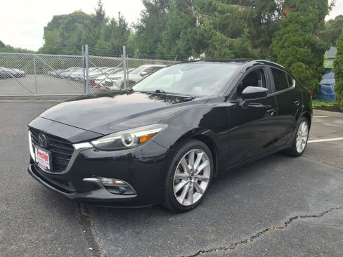 Used 2017 MAZDA MAZDA3 Grand Touring w/ Premium Equipment Package FWD image 5