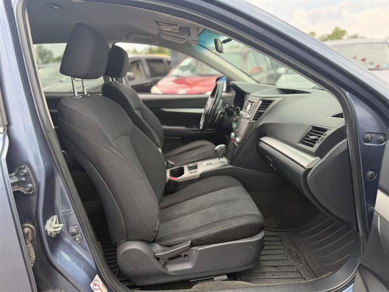 Used 2013 Subaru Outback 2.5i Premium w/ All-Weather Pkg AWD/4WD image 14