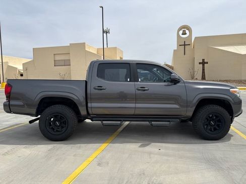 Used 2018 Toyota Tacoma SR w/ SR Convenience Package image 6