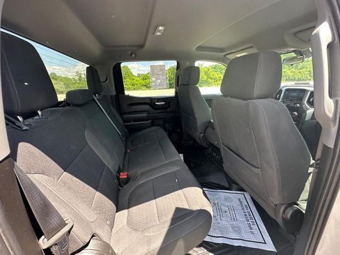Used 2021 Chevrolet Silverado 1500 LT AWD/4WD image 12