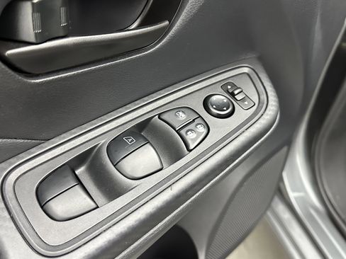 Used 2025 Nissan Versa S image 11