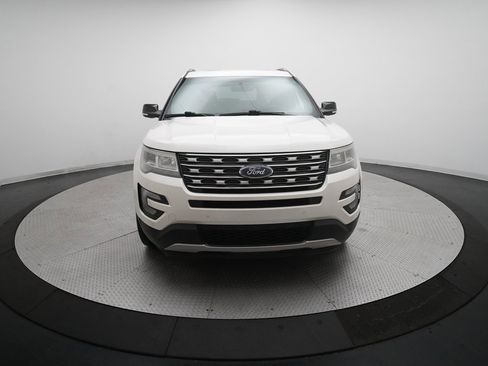 Used 2016 Ford Explorer XLT w/ Equipment Group 202A image 11