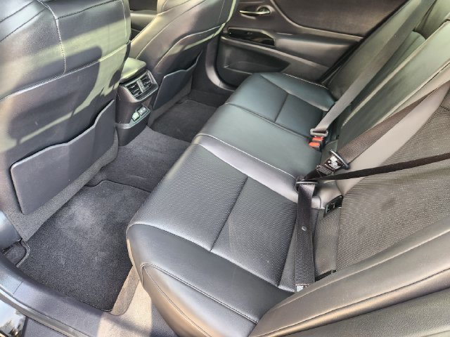 Used 2023 Lexus ES 350 F Sport w/ Accessory Package (Z2) FWD image 30