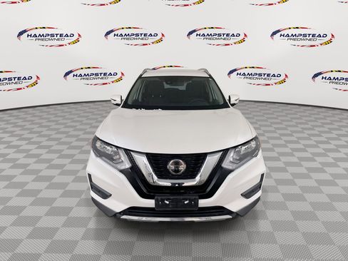 Used 2019 Nissan Rogue SV image 3
