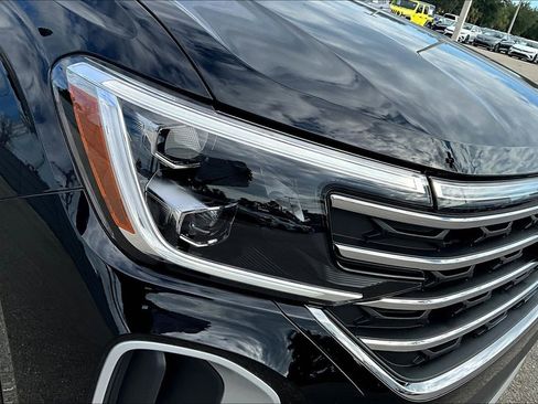 New 2026 Volkswagen Atlas SE FWD image 12